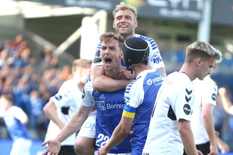 TABELLTREER: Kristian Fardal Opseth jubler etter å ha blitt matchvinner mot Odd sist. Sarpsborg 08 har startet sesongen godt og er på tredjeplass i Eliteserien. Foto: Christoffer Andersen / NTB