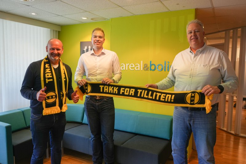 NY AVTALE: Areal &amp; Bolig-duoen Herman og Eirik Nordeide har signert som sølvpartner, og er også med som sponsor på LSK-programmet FuglaXtra før hver hjemmekamp.