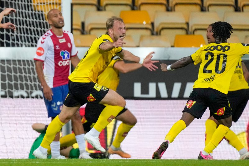 MATCHVINNER: Se så glad Sander Moen Foss ble etter å ha headet inn 2-1 mot KFUM! Foto: Cornelius Poppe / NTB