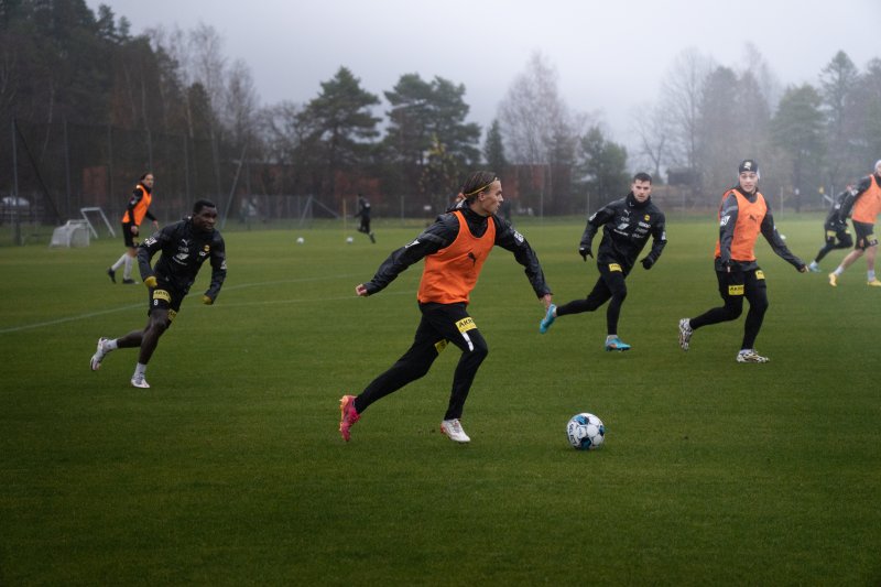 PRØVESPILL: Svenske Noah Alexandersson har vært god for Moss i år. Denne uken har han trent med LSK.