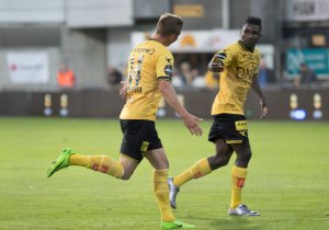 Fredrik Krogstad og Ifeanyi Mathew jubler for scoring mot Stabæk