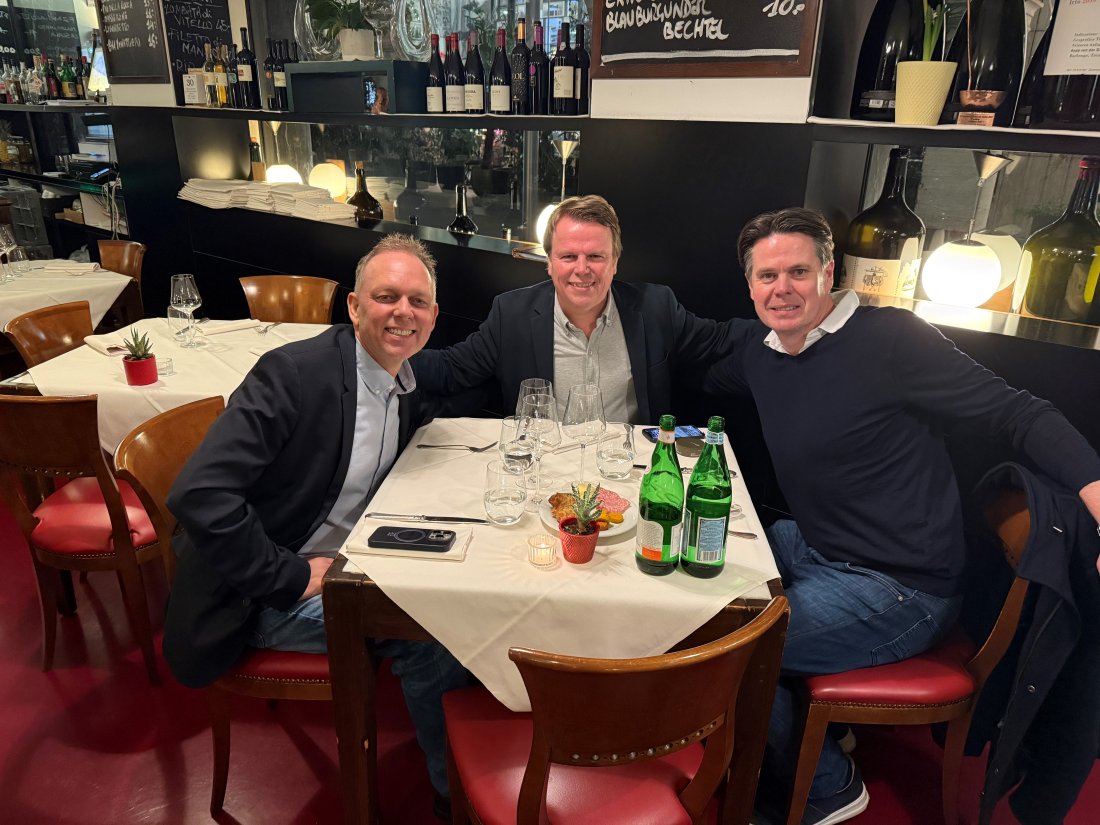 NY AVTALE: Espen Westeren (t.h) og Titan Venture har signert på en ny bronseavtale som LSK-partner. Her er han avbildet sammen med Kenneth Krogh og Morten Stokstad. Sammen har de selskapet Complimenti.